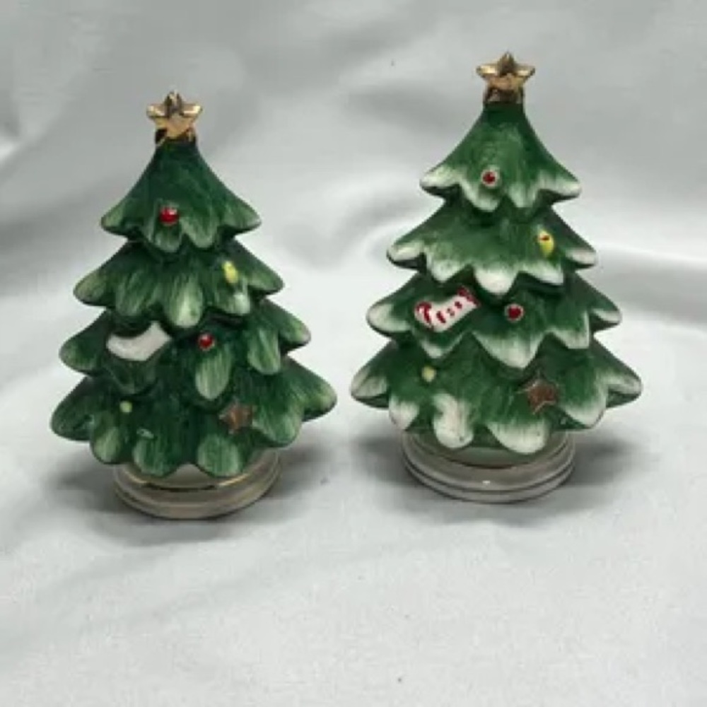 Lefton Christmas Tree Salt and Pepper Shakers Vintage 1960’s